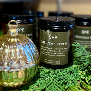 Christmas Tree - Clementine, Clove & Pine Needle - Apothecary Soy Candle - 220ml